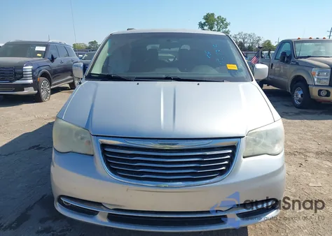 2011 Chrysler Town & Country Touring z USA, uszkodzony, nr VIN 2A4RR5DG9BR771531